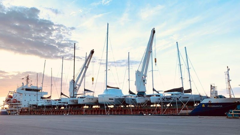 Full ship wrapped yachts